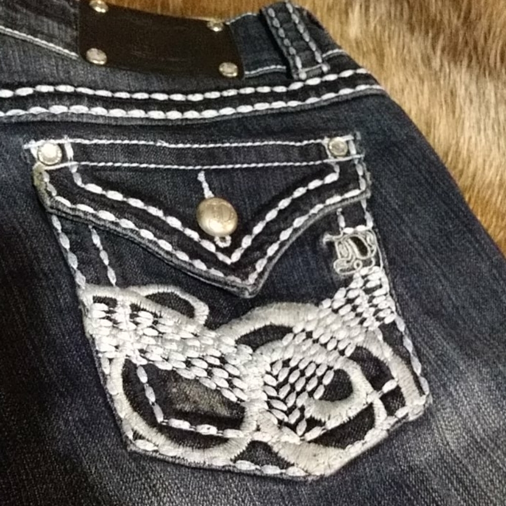 Jeans - Picture 2 of 2